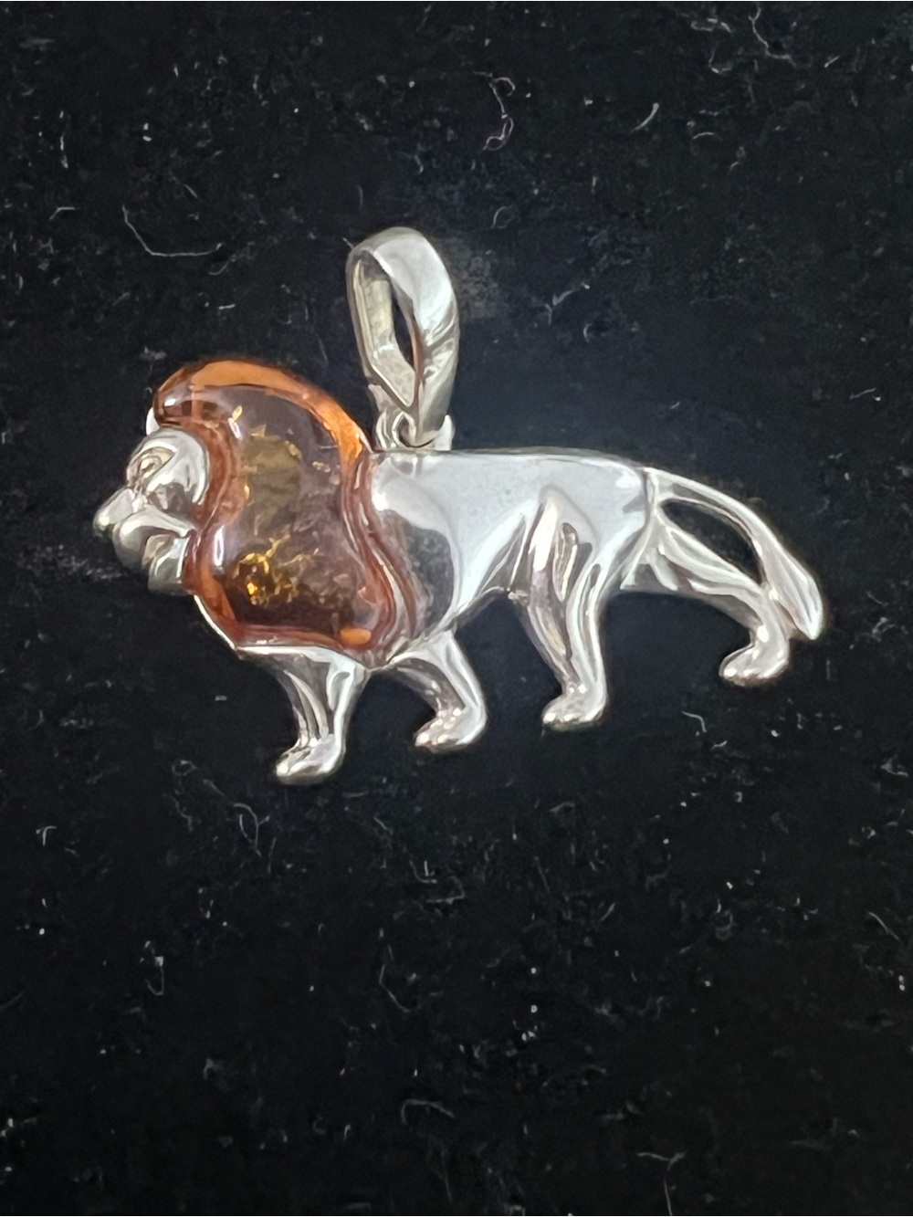925 STERLING SILVER AND AMBER LION PENDANT